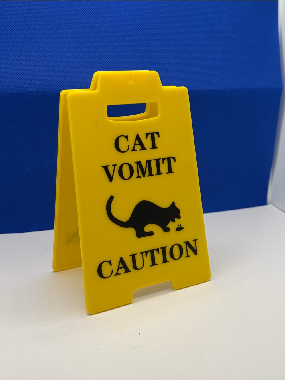 Cat Vomit Caution Sign - Yellow - Picture 2 of 4
